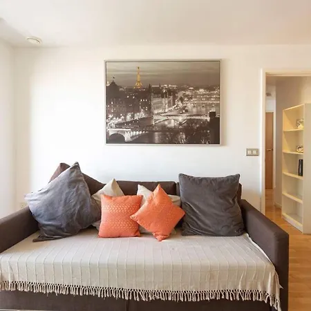 Stylish One Bedroom Apartment Close To The City Of London